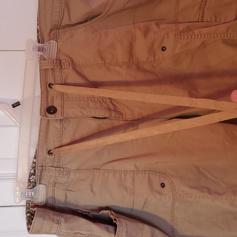 Capris - Picture 4 of 7